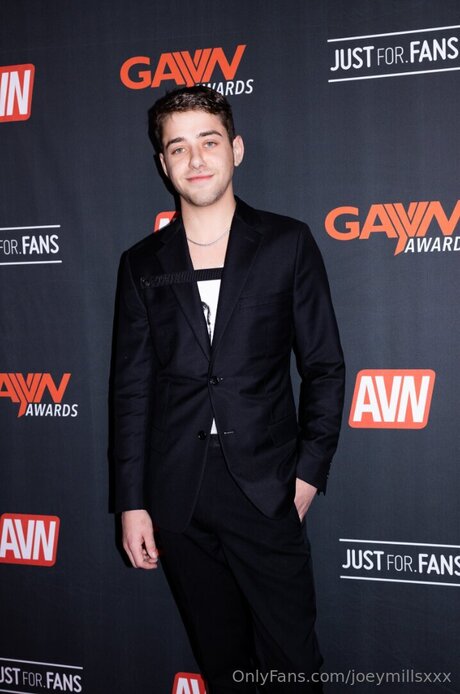 Joeymillsxxx erotic actress images