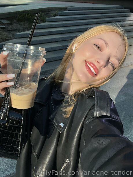 Ariadne Tender top actress photos