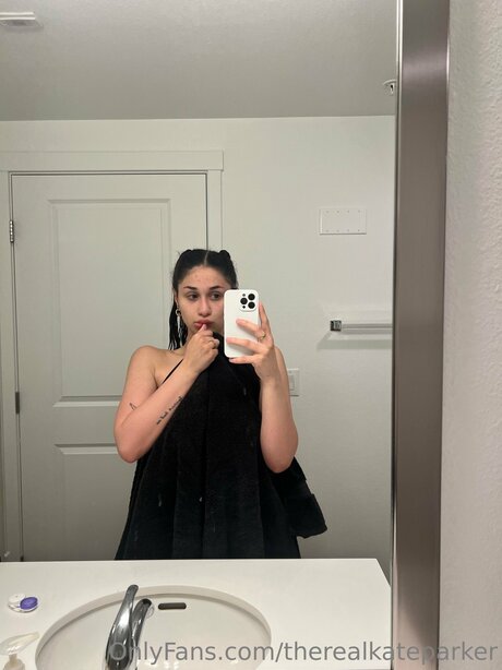 Therealkateparker exclusive model pic