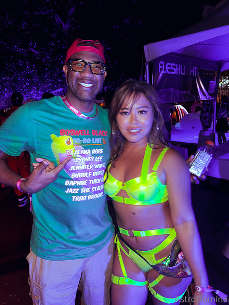 Astrodomina model hot image