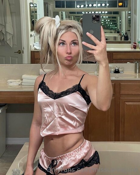 Misscarriejune model xxx photo