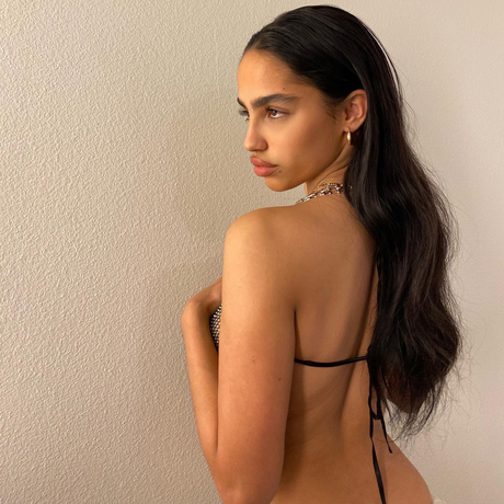 Brianna Anderson nude model gallery