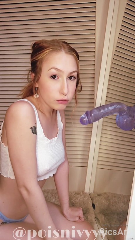 Ivy Lune model naked picture