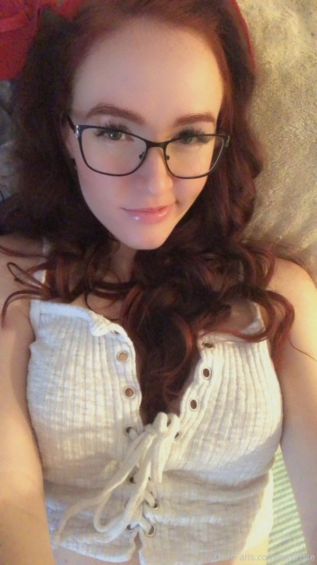 Qira Rose erotic pornstar pic