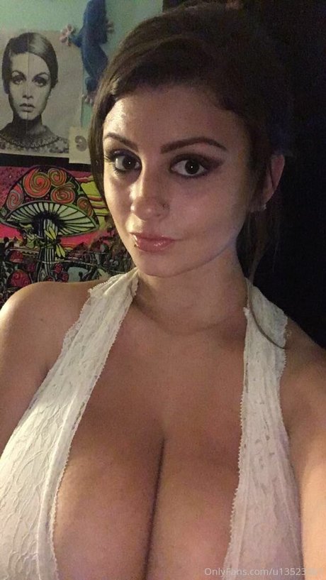 brunette teacher onlyfans exclusive images