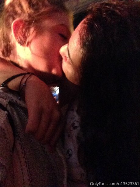 Chloe Rose_ nude actress pics