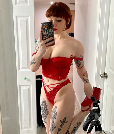 Kenzie Logan pornstar nude photos