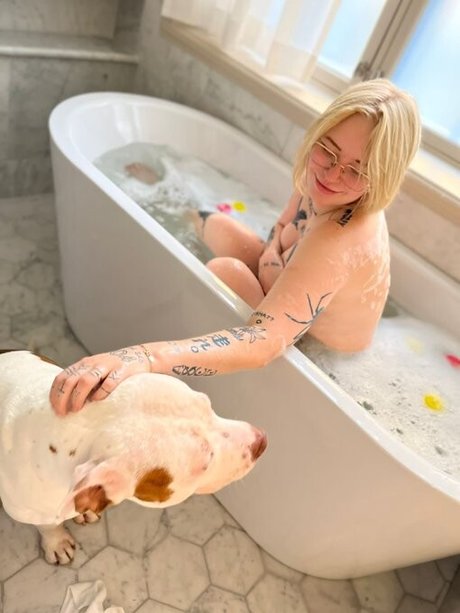 Shelley Floryd model picture