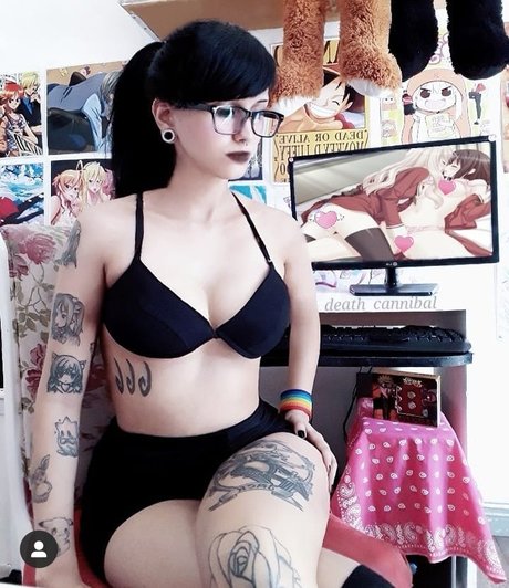 death hot star photos