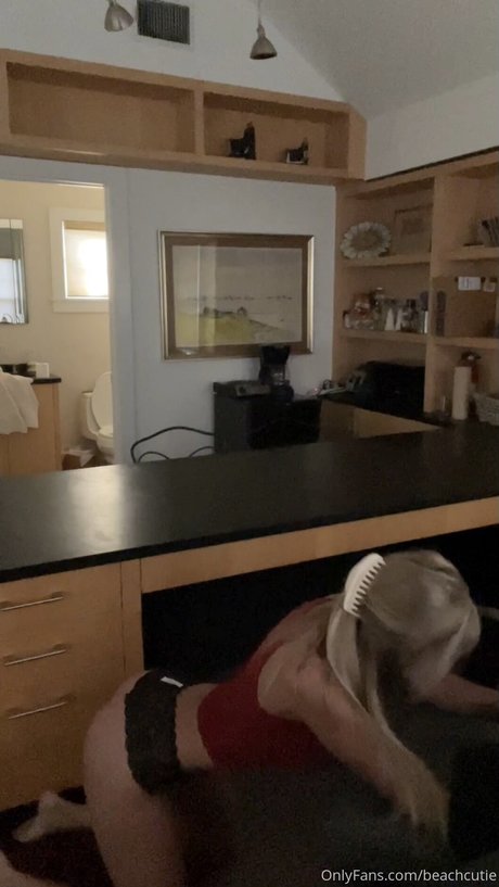 Beachcutie art actress pics