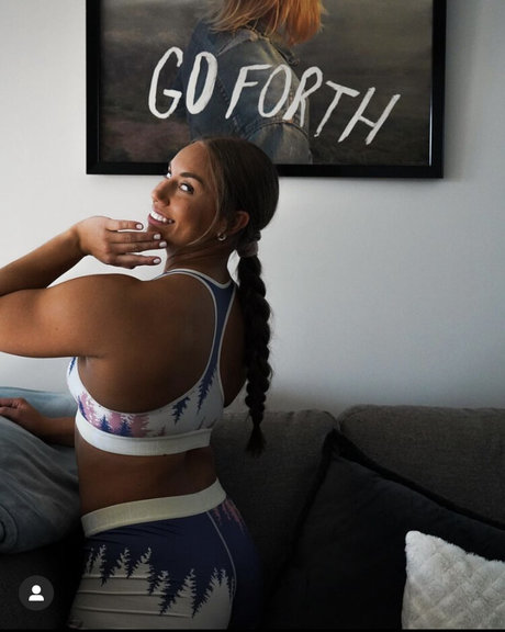 EllieBaerFit nude actress pictures