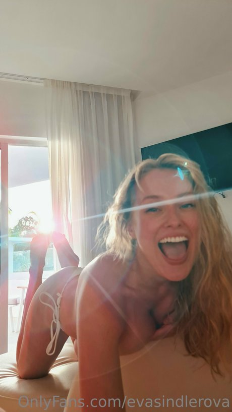 Eva Sindlerova sexy pornstar image