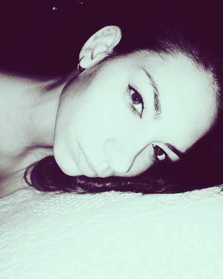 Bellas Toy Chest_ top pornstar img