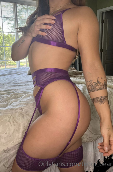 Teddi bear hot model image