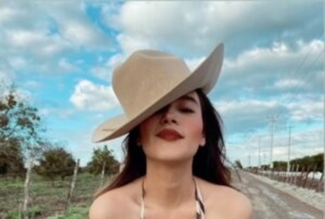 Nayvi Diaz pornstar xxx photos