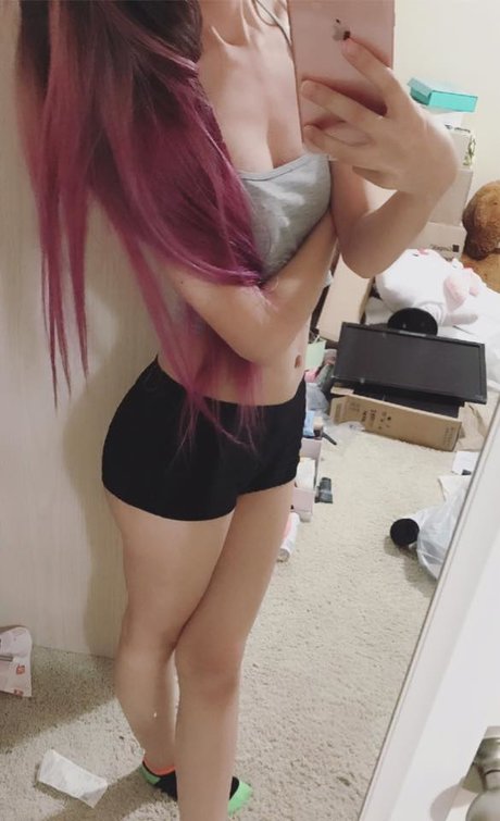 _Nancy Tran model art pics