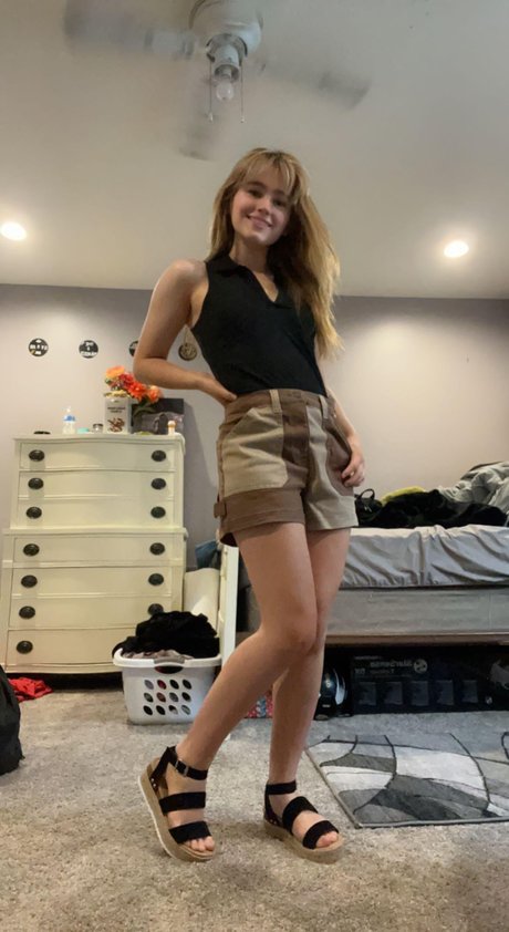 Eloisenoice_ star top picture