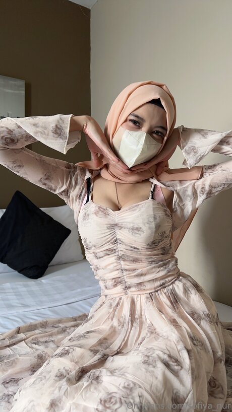 Sofiya Nur model pretty picture