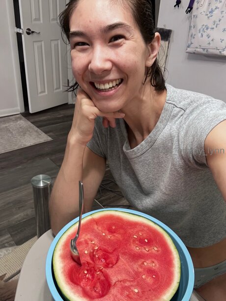 Ms Emmy Lynn sexy actress galleries