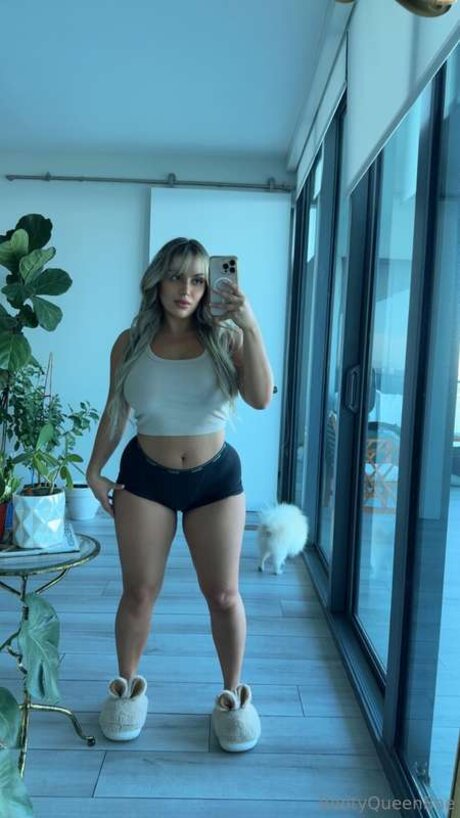 Bootyqueenbae beautiful star pic