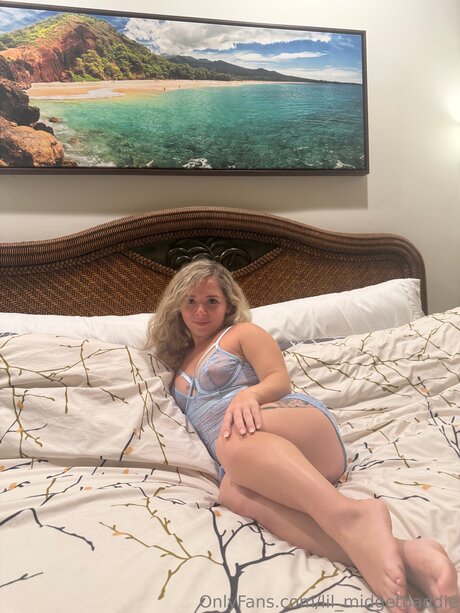 Lil Midgetbaddie pretty model gallery