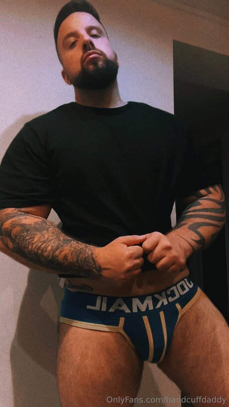 Handcuffdaddy star adult pic