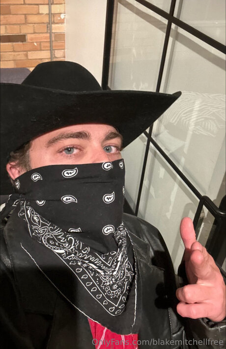 Blakemitchellfree model free photos