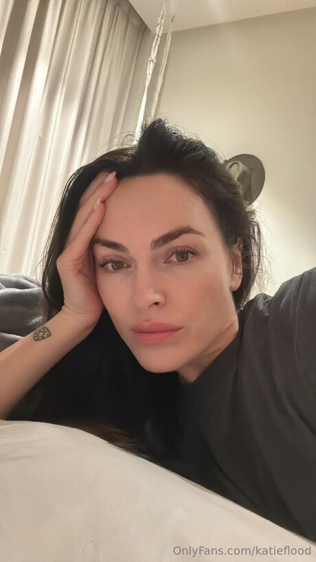 Katieflood free model pic
