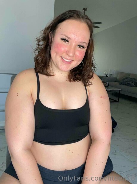 Bisexualcollegegirl art model archive