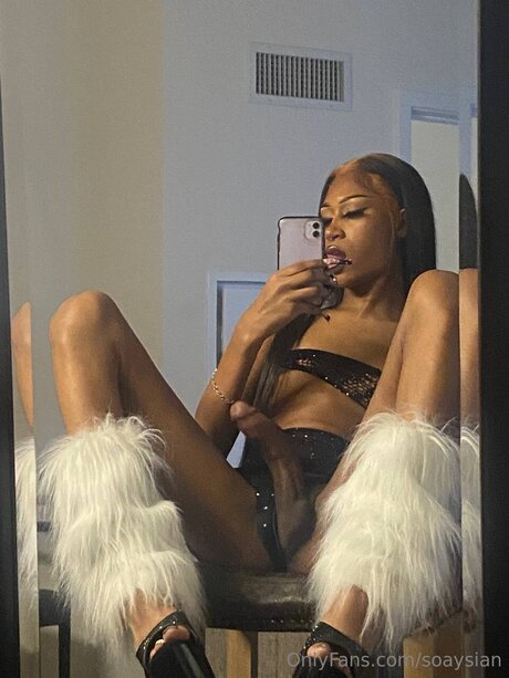 Soaysian adult model img