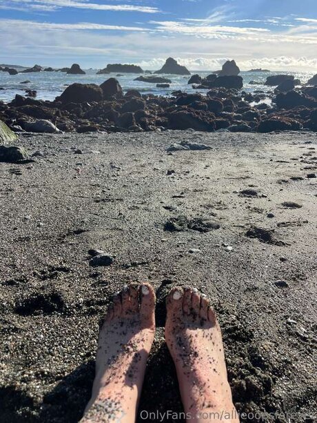 Allieoopsforever top pornstar img