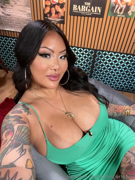 Connperignon nude star image