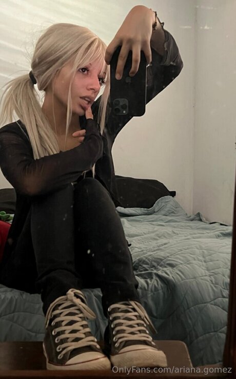 Ariana Gomez star free picture