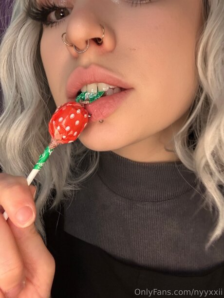 Nyyxxii sex model gallery