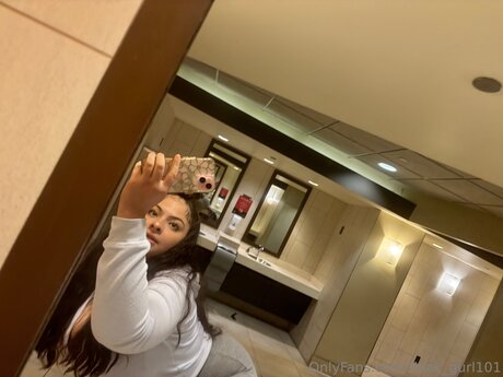 Thick Gurl101 high quality star image