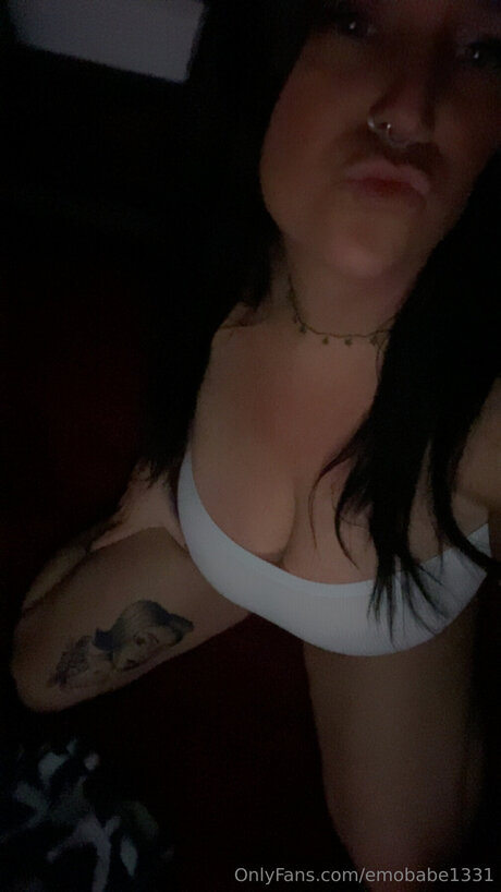 Emobabe1331 erotic pornstar photo