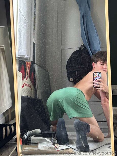 Levygoth69 naked star galleries