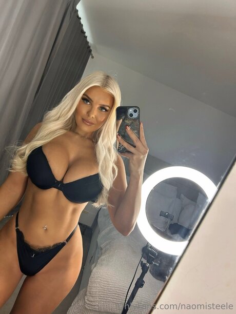 Naomisteele pretty star archive