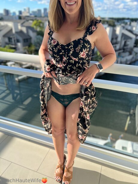 Peachhautewife pornstar picture