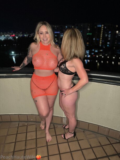 Peachhautewife beautiful pornstar img