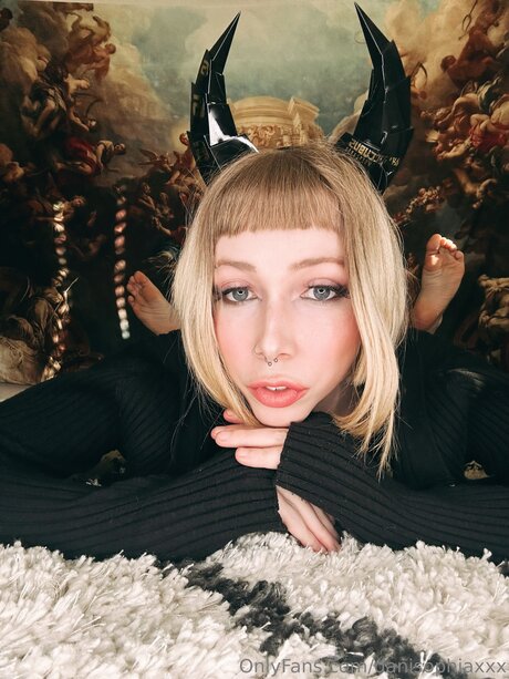 Danisophiaxxx pornstar nude photo