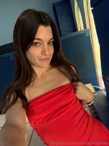 Nicoleskirtsfree hot actress galleries