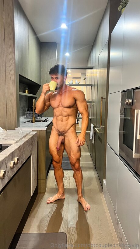 Hotcoupleonshowvip star erotic images