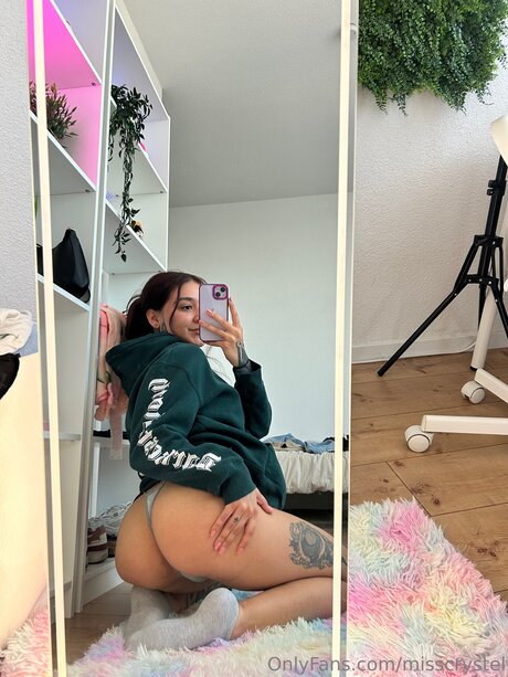 Misscrystel xxx model img