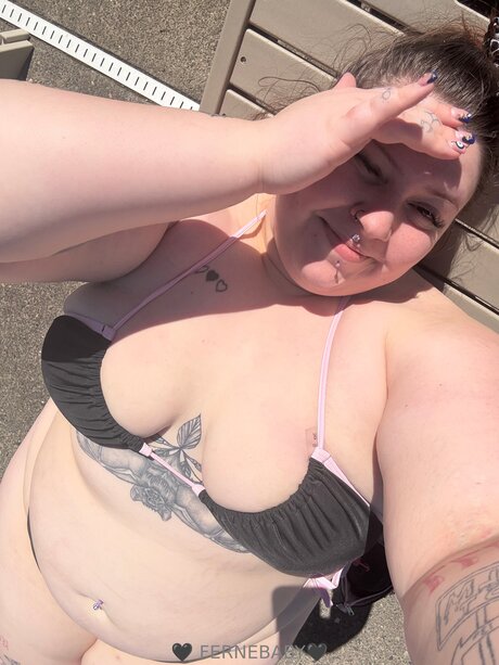 Fernebabyfree model free photo