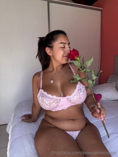 strawberry milk onlyfans erotic images