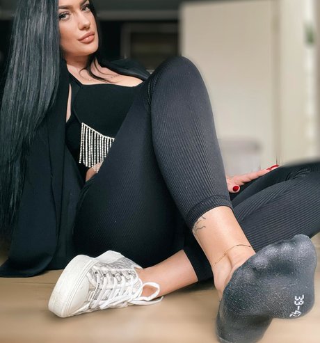 Goddess Mona pornstar erotic img