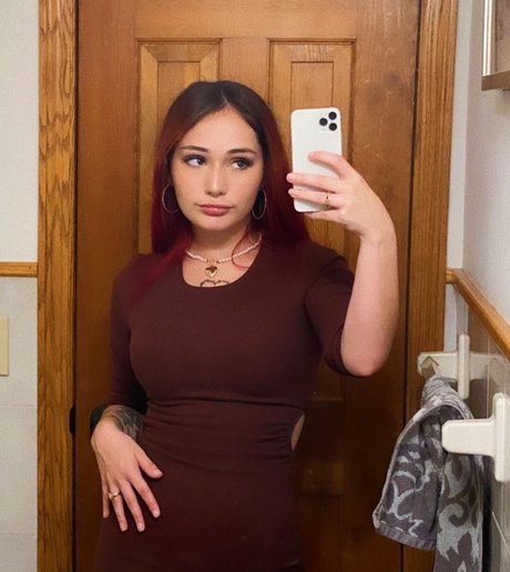 Gothicbratgf_ nice model picture