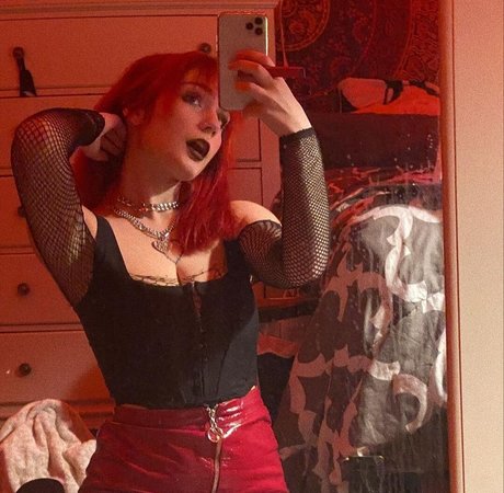 Gothicbratgf_ top model pictures