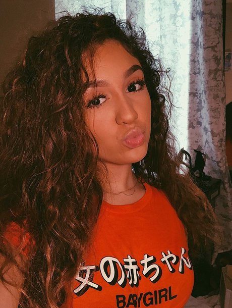 Ley Ley xxx model img